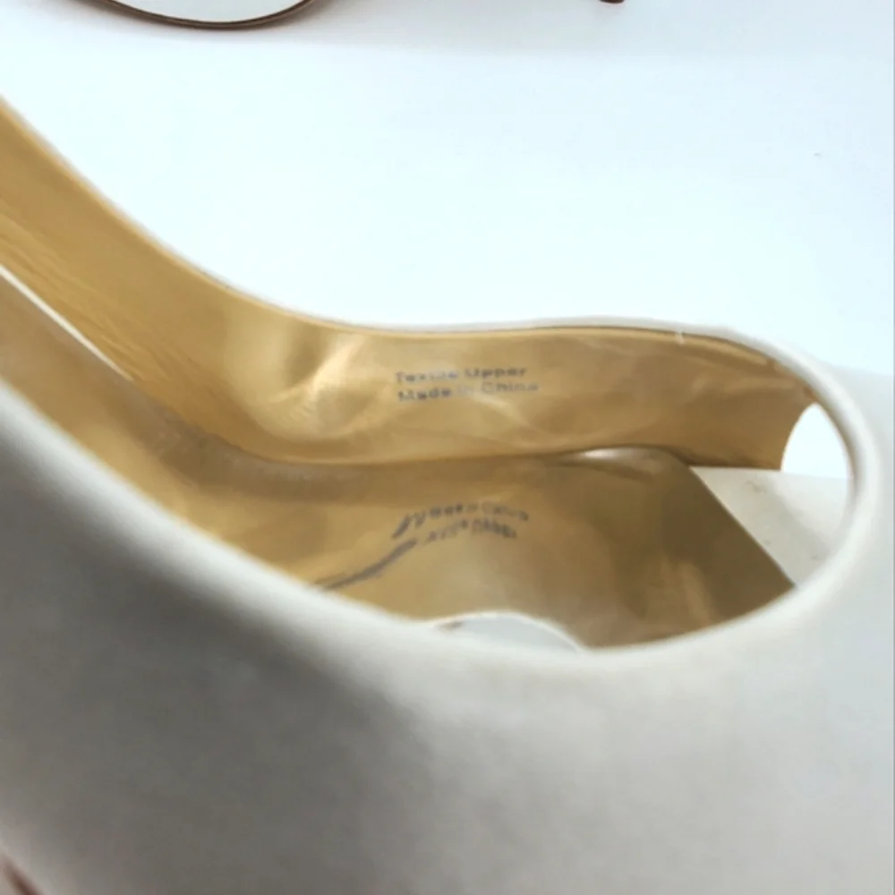 Badgley Mischka Kiara, White, NIB - Picture 12 of 13